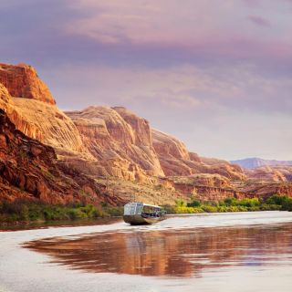 Moab: Colorado River Sunset Boat Tour with Optional Dinner
