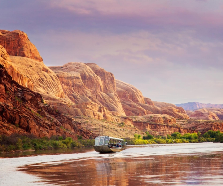 Moab: Colorado River Sunset Boat Tour with Optional Dinner