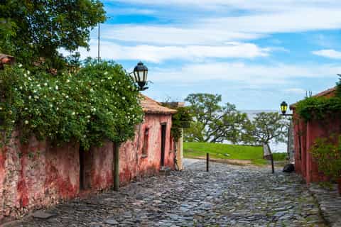 From Montevideo: Colonia del Sacramento Full Day Tour