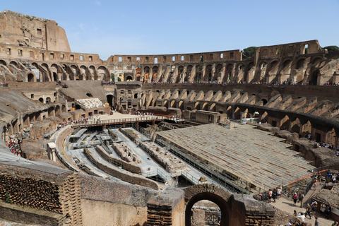 Rome: Colosseum en Ancient Rome Small Group Tour in het Russisch