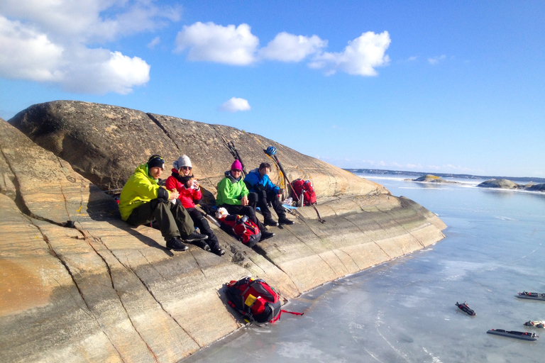 Estocolmo: excursão introdutória à patinação no gelo naturalEstocolmo: Patinação no gelo natural: excursão introdutória