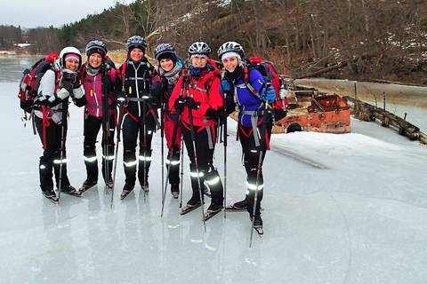 Stockholm: Einführung ins Schlittschuhlaufen auf Natur-EisStockholm: Schlittschuhlaufen auf Natureis Einführungs-Tour