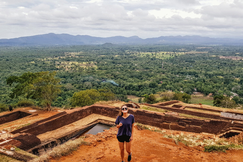 Depuis Kandy : Excursion d&#039;une journée à Sigiriya et DambullaAu départ de Kandy : Excursion d&#039;une journée à Sigiriya et Dambulla