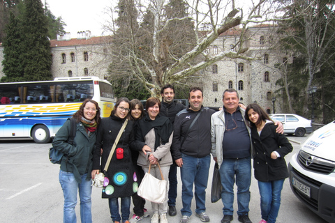 Desde Sofía: tour de 1 día del monasterio de Rila y BoyanaTour de 1 día del monasterio de Rila y Boyana con audioguía