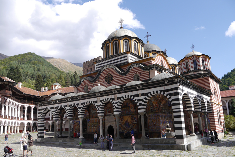 Ab Soﬁa: Tagestour Kloster Rila & Kirche von BojanaTagestour Kloster Rila & Kirche von Bojana mit Audioguide