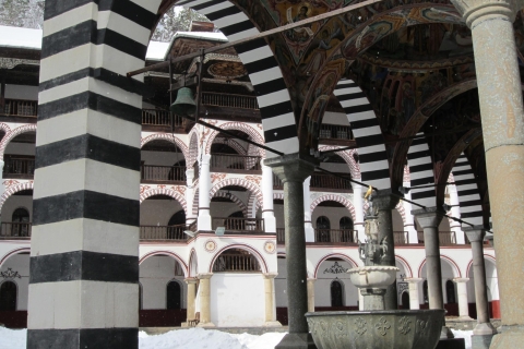 Desde Sofía: tour de 1 día del monasterio de Rila y BoyanaTour de 1 día del monasterio de Rila y Boyana con audioguía