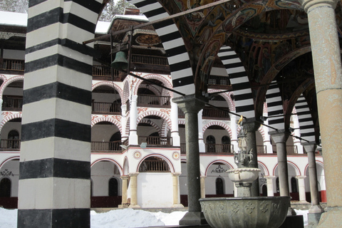 Ab Soﬁa: Tagestour Kloster Rila & Kirche von BojanaTagestour Kloster Rila & Kirche von Bojana mit Audioguide