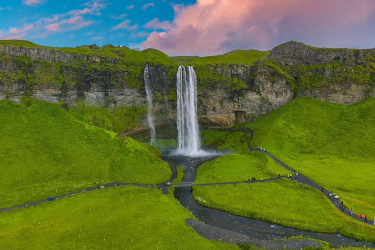 From Reykjavík: Diamond Beach, Glacier Lagoon & Boat Tour Free pick up from Bus Stop #12 with BOAT ride