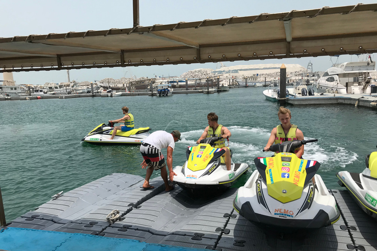 Dubai: Noleggio di moto d&#039;acqua al Burj Al Arab con gelato e foto