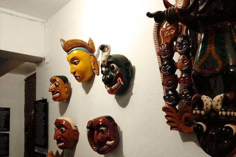 Galle Fort, Mask Museum, and Turtle Hatchery Day Trip