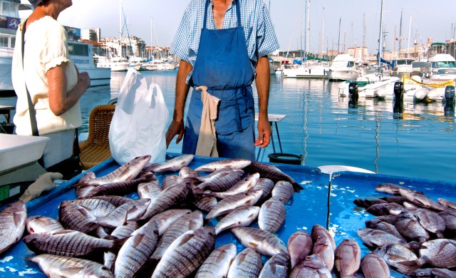 Visit Cefalù Market Tour and 4-Course Meal in Cefalú
