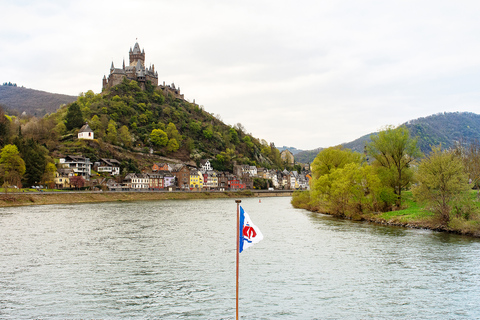 Bernkastel-Kues: Panoramaschifffahrt auf der Mosel