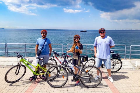 Istanbul: Eurasia Bike & Boat Half-Day Tour