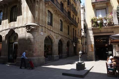 Barcelona: Slow Tour of the Gothic Quarter and Beyond