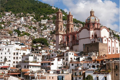 Mexico City: Private Cacahuamilpa Caves and Taxco Tour