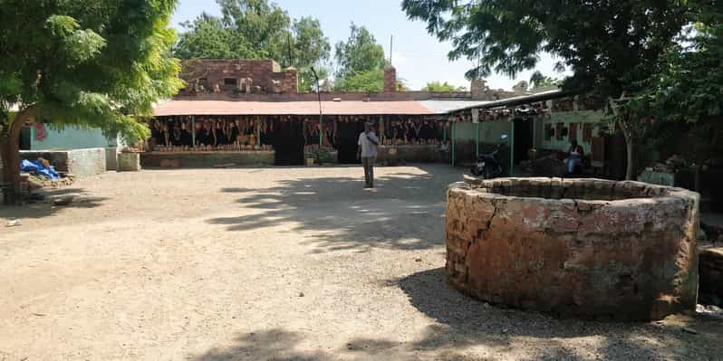 Катание на верблюдах, сафари на джипах, обед в деревне Осиан ...