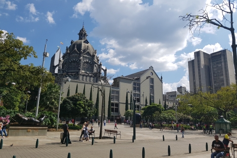 Medellin Stadt, Comuna 13 und Arvi Park Private Tour