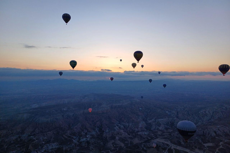 KAPPADOKIEN HEISSLUFTBALLONS (GOREME)Kappadokien; Der schönste Flug der Welt (GOREME)