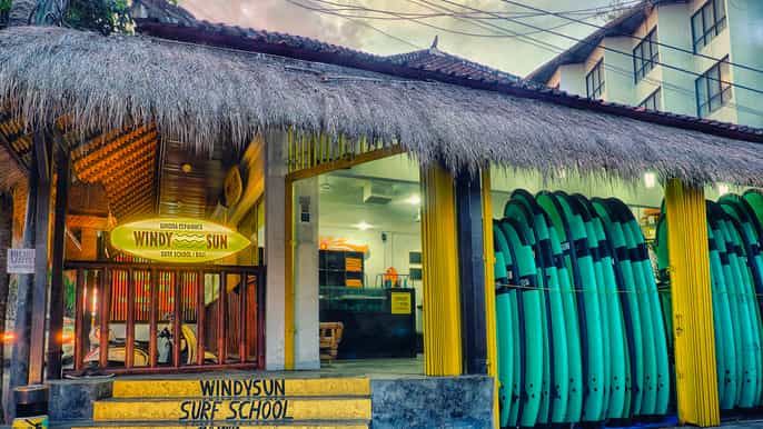 kuta beginners surf lesson