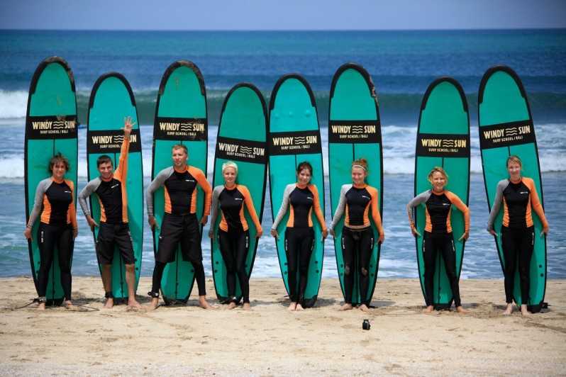 Praia de Kuta, Bali: Aulas de surfe para iniciantes/intermediários
