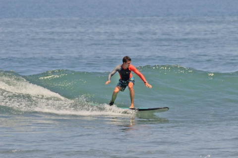 Playa de Kuta, Bali: Clases de surf para principiantes/intermediosClases de surf en grupo para adultos (1 instructor para 4 máx.)