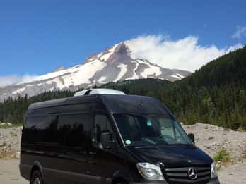 Portland: Ganztagestour zu den Mount Hood Weinen und Wasserfällen Portland: Ganztagestour zu den Mount Hood Weinen und Wasserfällen