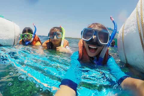 Boracay: Private Island Hopping & Snorkeling Tour