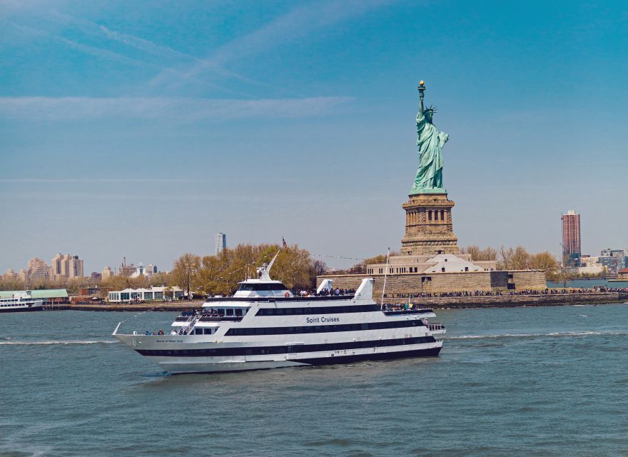 New York City: Buffet Lunch or Dinner Cruise 
