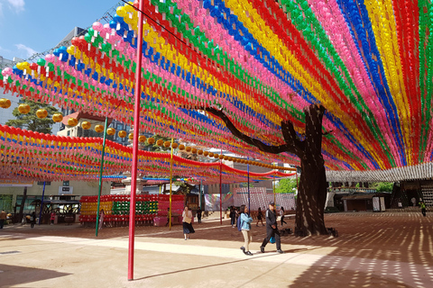 Séoul : visite matinale du palais de Gyeongbok, du musée folklorique et du templeSéoul : Palais de Gyeongbok, musée folklorique et visite du temple
