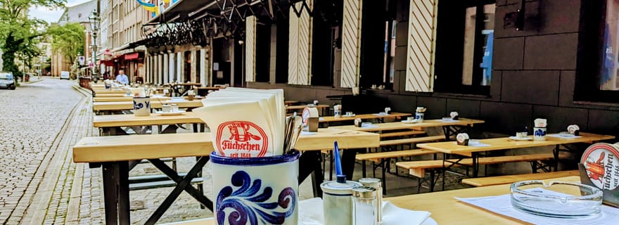 Promenade à Düsseldorf : La vieille ville et une charmante place de marché