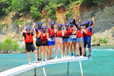 Kayak de río en el Parque Nacional del Cañón de KöprülüTour en kayak por el río desde Antalya
