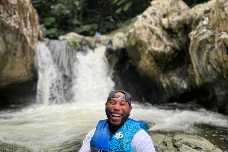 San Juan : Aventure sur le toboggan aquatique d'El Yunque avec transport