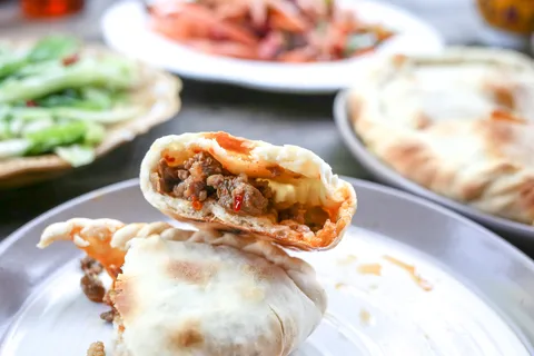 Chengdu: Platos y cervezas ocultos Tour gastronómico nocturno de la UNESCO