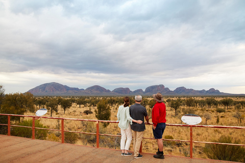 Yulara: Uluru Sunrise och Kata Tjuta dagsutflykt med bussRundtur med språkhjälpmedel