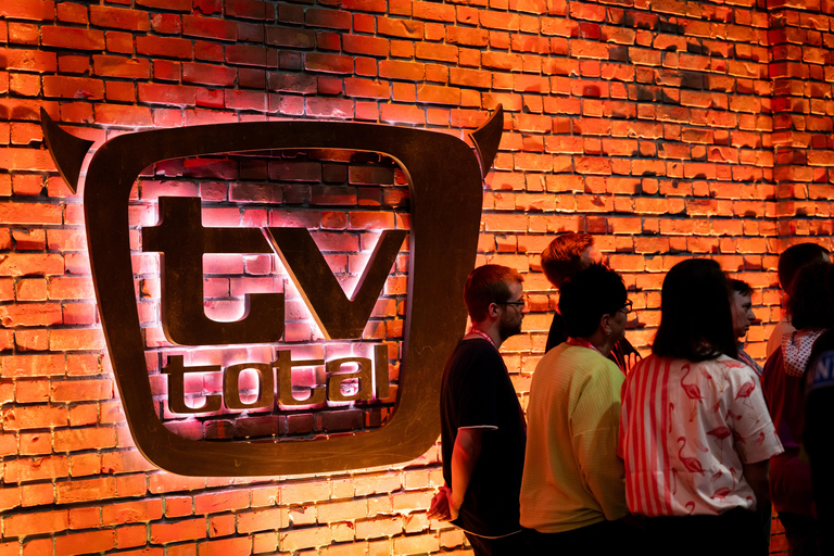 Cologne: 1-hour TV studio tour led by a glamorous drag queen Cologne: One-hour TV studio tour led by a glamorous drag queen