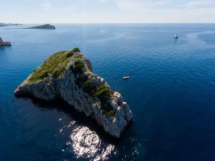 From Zadar Private Speedboat Tour Of Kornati National Park Getyourguide 3238