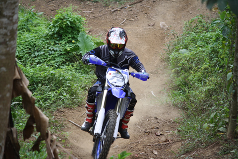 Tabanan: aventura de motocross de enduro por el sendero de la junglaBicicleta de motocross de enduro de 150 cc