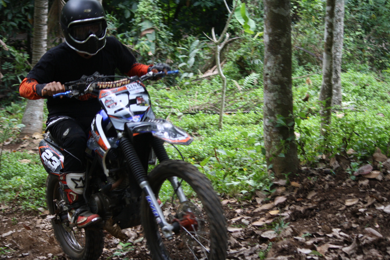 Tabanan: aventura de motocross de enduro por el sendero de la junglaBicicleta de motocross de enduro de 150 cc