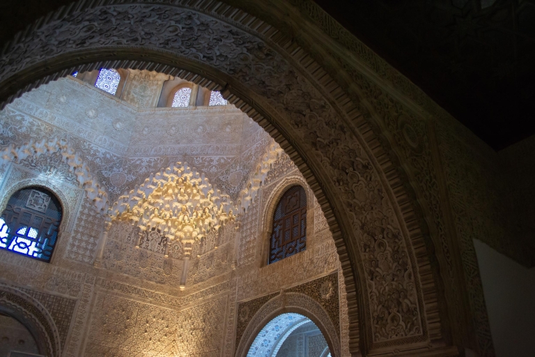Granada: rondleiding door het Alhambra-complex met ticketLastminutetickets met rondleiding in het Spaans