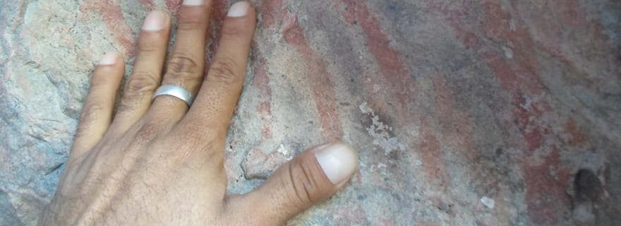 Depuis Loreto : Randonnée guidée pour la peinture de la grotte de Canipole