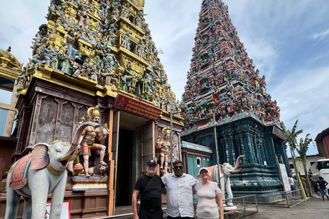 Colombo: Guided City Tuk Tuk Tour with Snacks and Transport