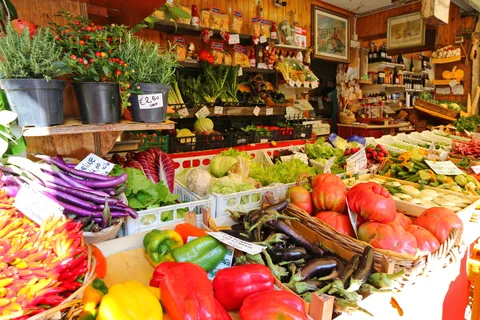 Mercato di Civitavecchia, corso di cucina e pasto a casa di un locale