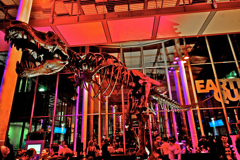 Toegang tot de California Academy of Sciences Thursday NightLifeToegang tot het nachtleven van de California Academy of Sciences