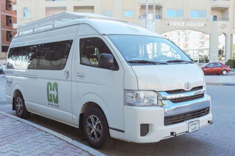 Hurghada: alquiler de coche privado con conductor durante 12 horasAlquiler de minibús de 6 horas a menos de 100 km de la ciudad