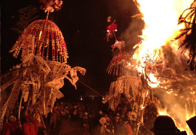 Visit Nozawa: Full-Day Fire Festival & Snow Monkey Tour on Jan 15 in Siem Reap
