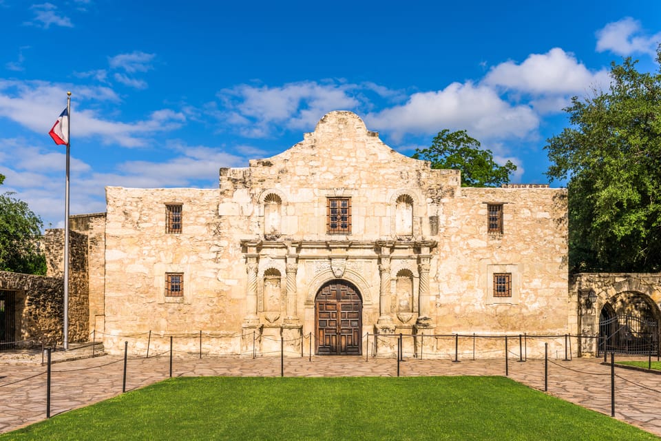 San Antonio River Walk Cruise, Hop-On Hop-Off Tour & Tower of Americas