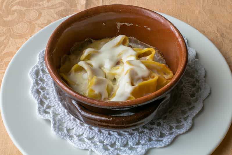 Modena: Private 4-Course Meal and Demo at a Local's Home