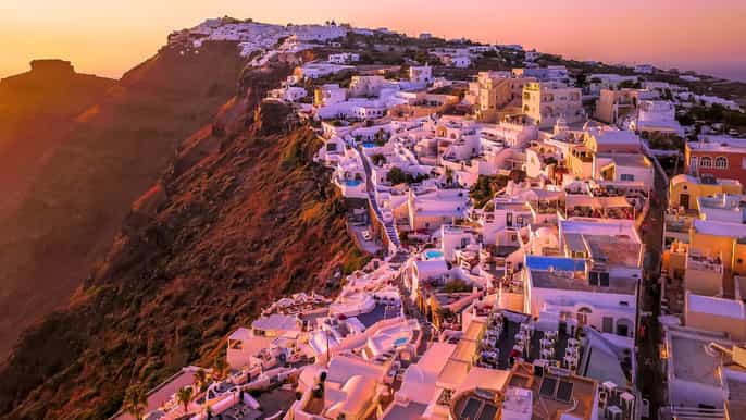 ab hafen iraklio tagestour nach santorin