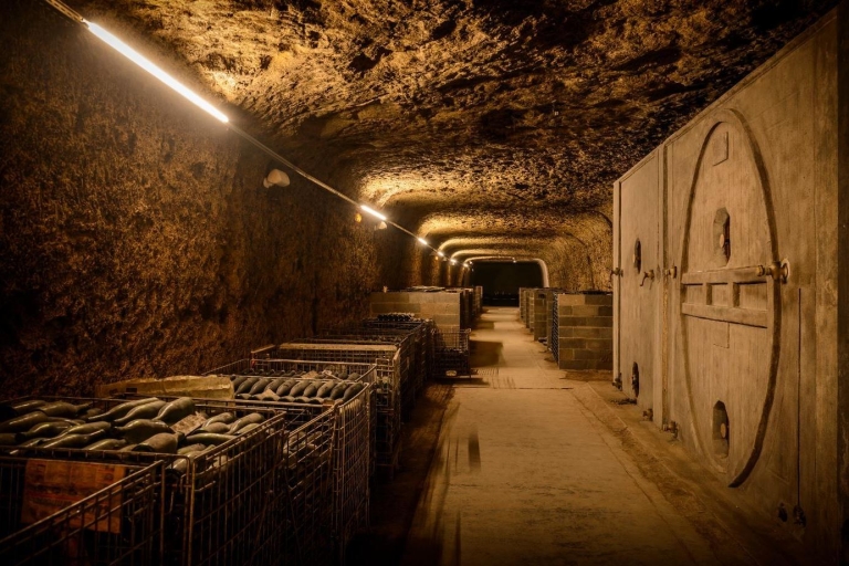Amboise: Grotten Ambacia Bezoek en wijnproeverijAmboise: Caves Duhard Bezoek en wijnproeverij in het Frans
