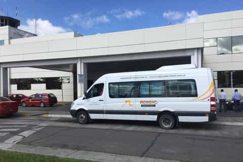 Salta: translado compartilhado de ida e volta para o aeroporto no SLA